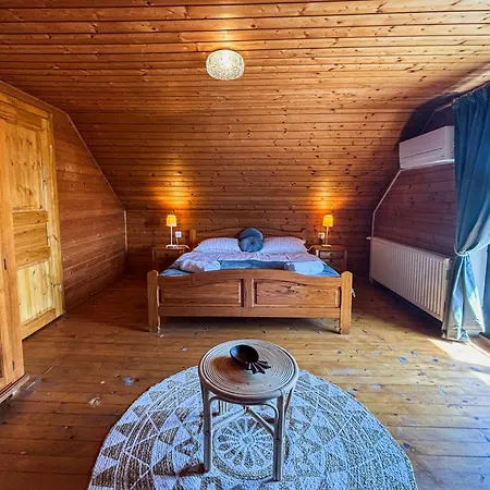 Elton384 Počitniška hiša